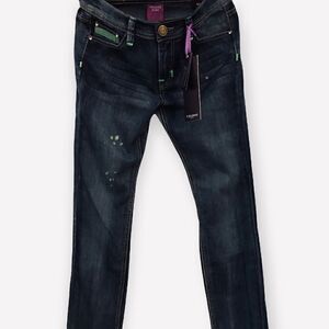 Girls skinny Vigoss jeans green stitching, back pockets beaded green accents.